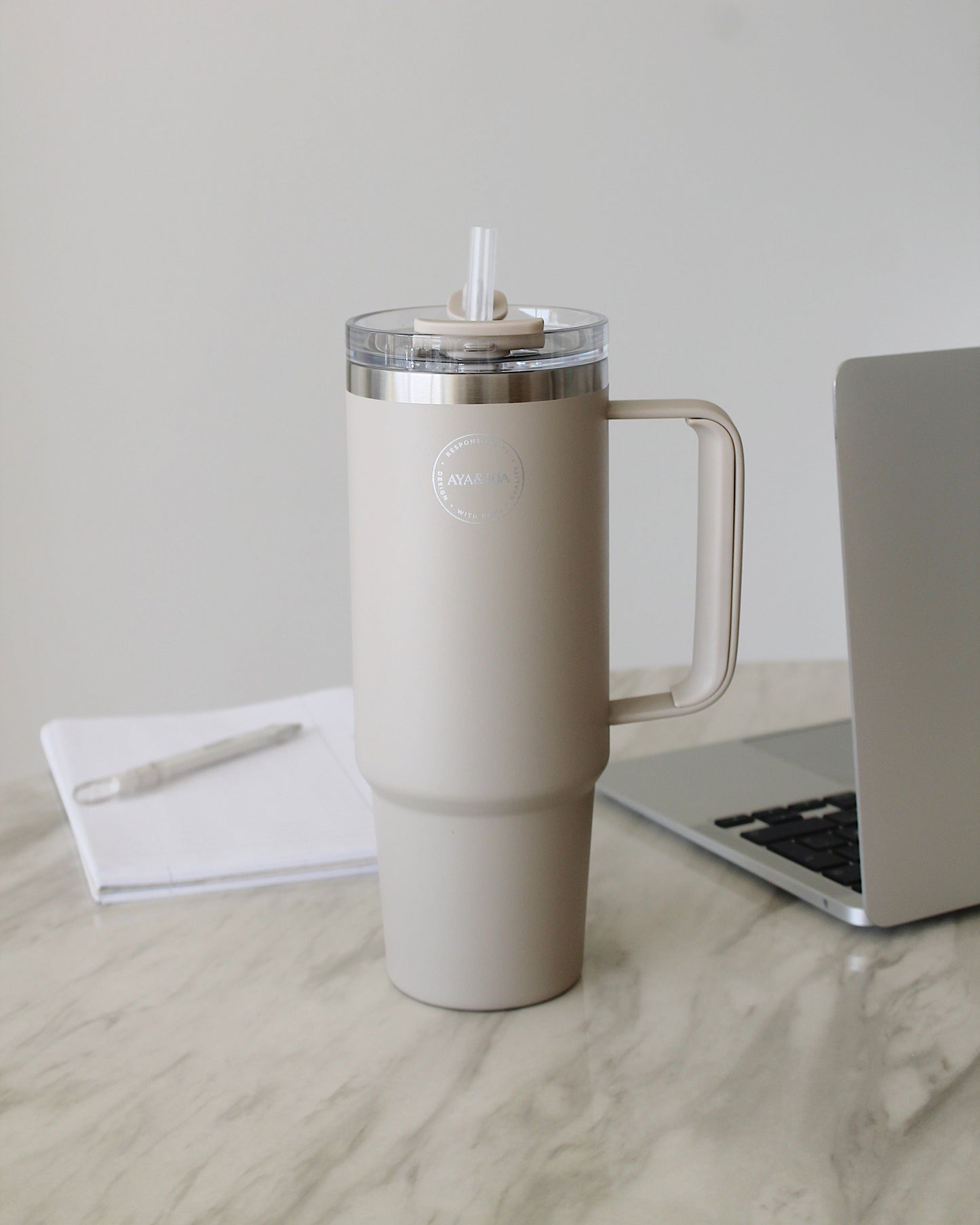 Aya & Ida Thermo Cup with straw 885ml - Cream