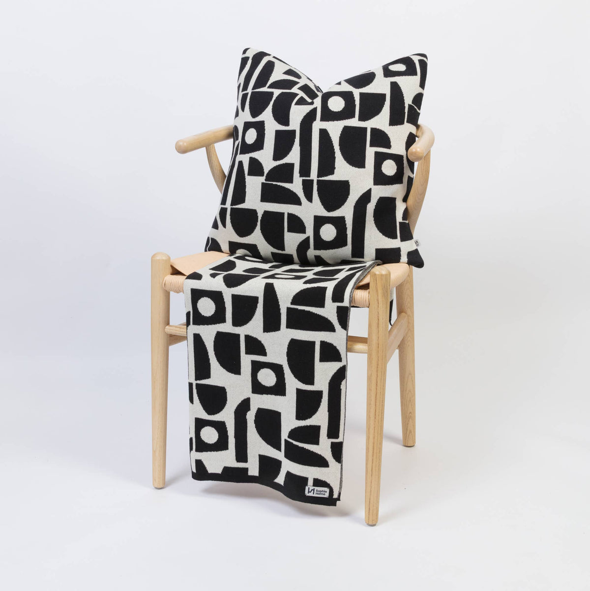 Cotton Knit Throw Pillow/Cushion: Bruten Mini Mono