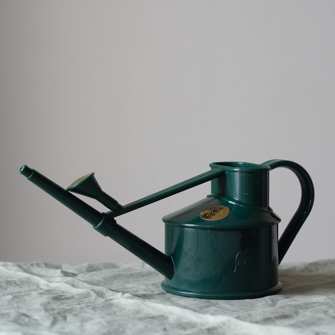 Indoor plastic watering can - green
