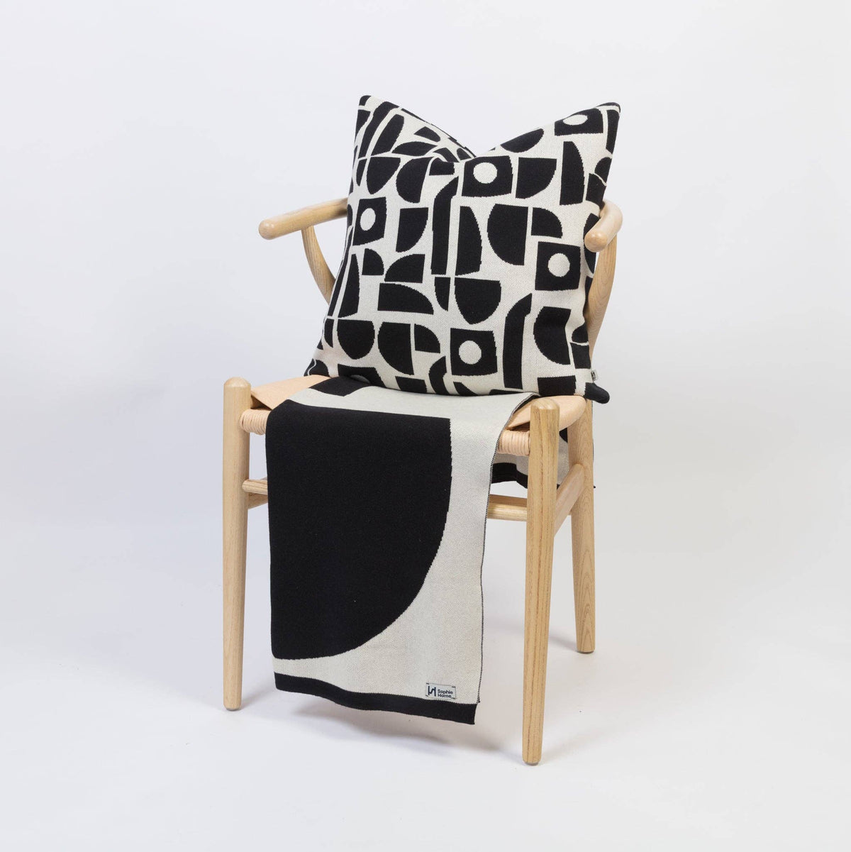 Cotton Knit Throw Pillow/Cushion: Bruten Mini Mono