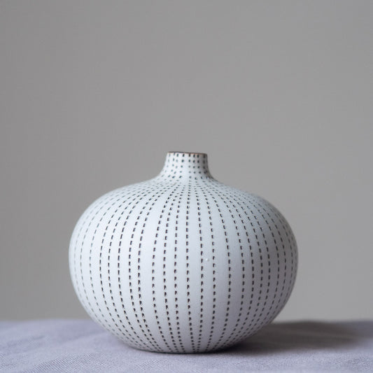 Lindform Bari medium vase - Brown dots
