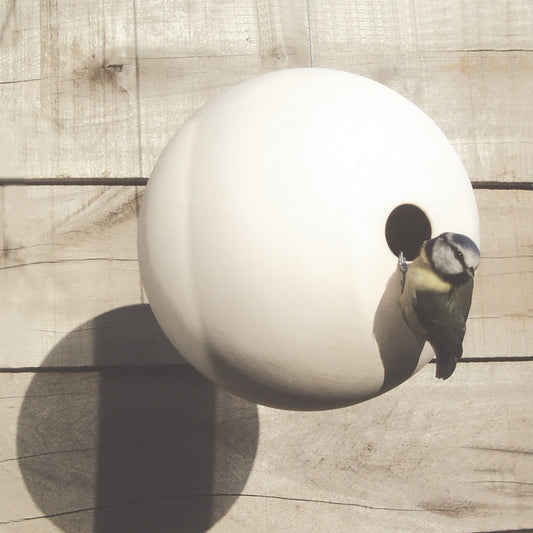 The beautiful ceramic Birdball birdhouse in white